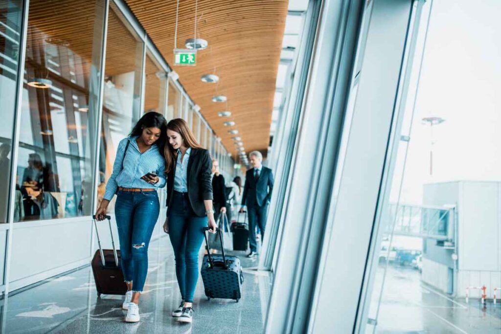 Como fazer check-in online para viajar 1 Como fazer Check-in online. Fonte: Canva