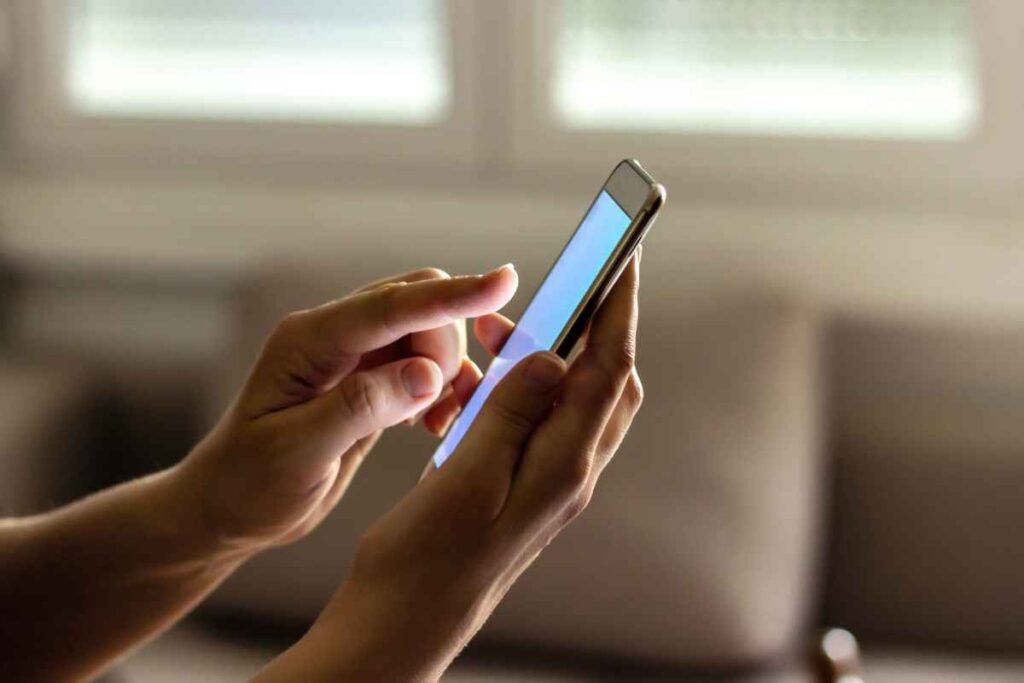 Como fazer check-in online para viajar 3 Como fazer Check-in online. Fonte: Canva